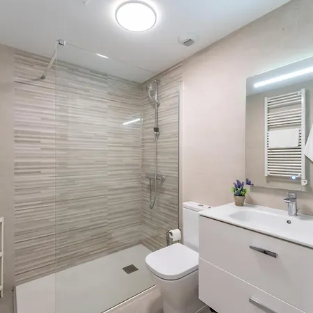 Pass The Keys Casa Ban, Spacious 3 Bedroom Townhouse Сasa de vacaciones *