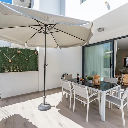 Pass The Keys Casa Ban, Spacious 3 Bedroom Townhouse Дом отдыха Фуэнхирола
