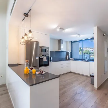 Pass The Keys Casa Ban, Spacious 3 Bedroom Townhouse Дом отдыха Фуэнхирола