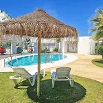 Pass The Keys Casa Ban, Spacious 3 Bedroom Townhouse *