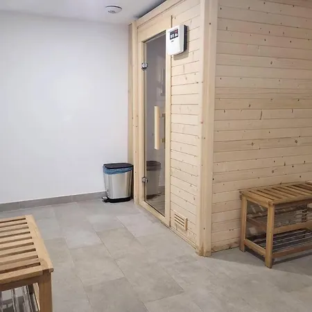 펜션 Pass The Keys Casa Ban, Spacious 3 Bedroom Townhouse 푸엔히롤라