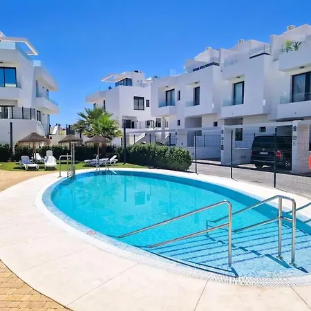 Vakantiehuis Pass The Keys Casa Ban, Spacious 3 Bedroom Townhouse