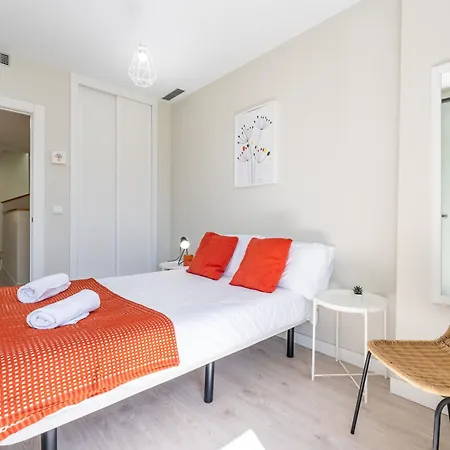 Pass The Keys Casa Ban, Spacious 3 Bedroom Townhouse 푸엔히롤라