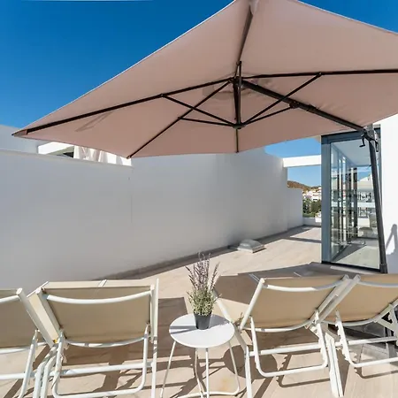 Vakantiehuis Pass The Keys Casa Ban, Spacious 3 Bedroom Townhouse Fuengirola