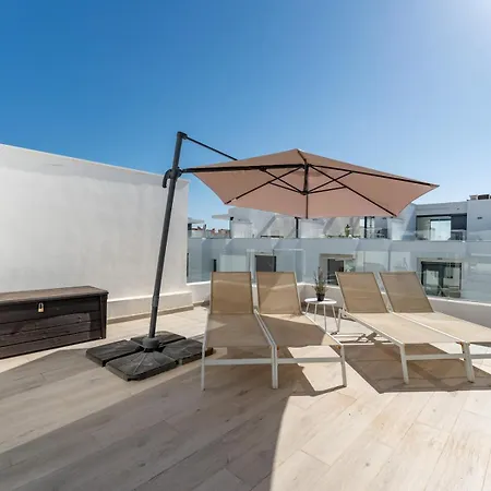 Pass The Keys Casa Ban, Spacious 3 Bedroom Townhouse * Fuengirola