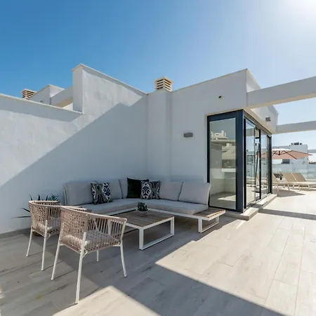 Pass The Keys Casa Ban, Spacious 3 Bedroom Townhouse Ferienhaus *