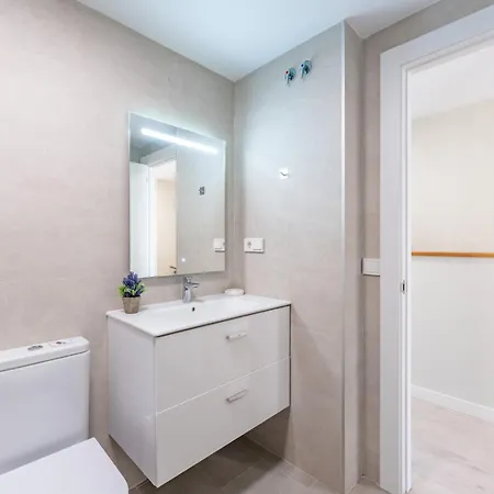 Pass The Keys Casa Ban, Spacious 3 Bedroom Townhouse Fuengirola