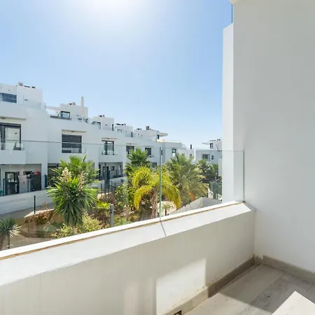 Pass The Keys Casa Ban, Spacious 3 Bedroom Townhouse Fuengirola