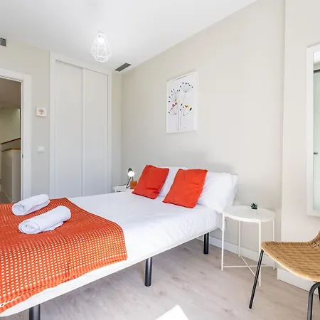 Pass The Keys Casa Ban, Spacious 3 Bedroom Townhouse Fuengirola