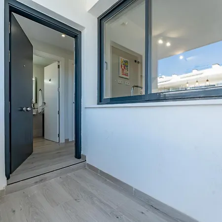 Pass The Keys Casa Ban, Spacious 3 Bedroom Townhouse Ferienhaus Fuengirola
