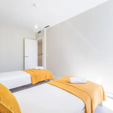Pass The Keys Casa Ban, Spacious 3 Bedroom Townhouse *