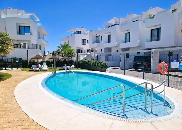 Vakantiehuis Pass The Keys Casa Ban, Spacious 3 Bedroom Townhouse