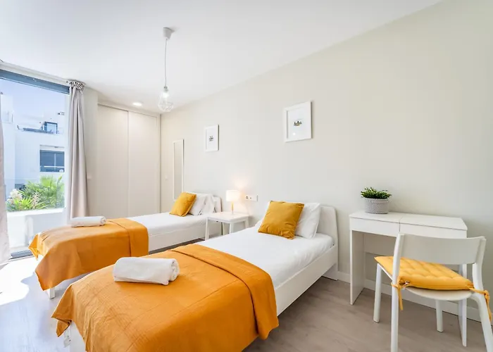 Pass The Keys Casa Ban, Spacious 3 Bedroom Townhouse Fuengirola