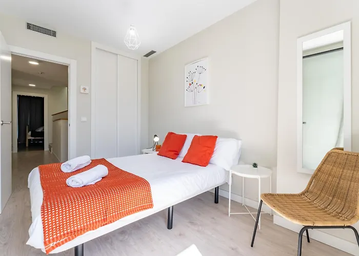 Pass The Keys Casa Ban, Spacious 3 Bedroom Townhouse Fuengirola