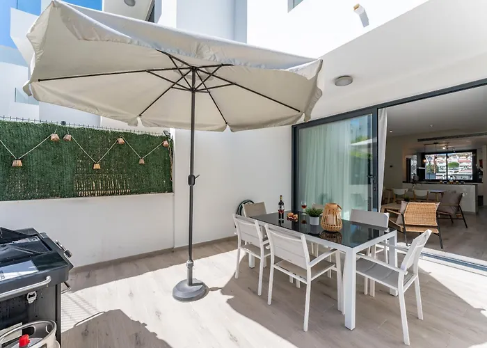 Pass The Keys Casa Ban, Spacious 3 Bedroom Townhouse Vakantiehuis Fuengirola