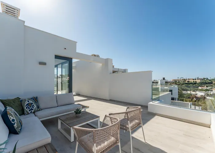 Pass The Keys Casa Ban, Spacious 3 Bedroom Townhouse Vakantiehuis Fuengirola