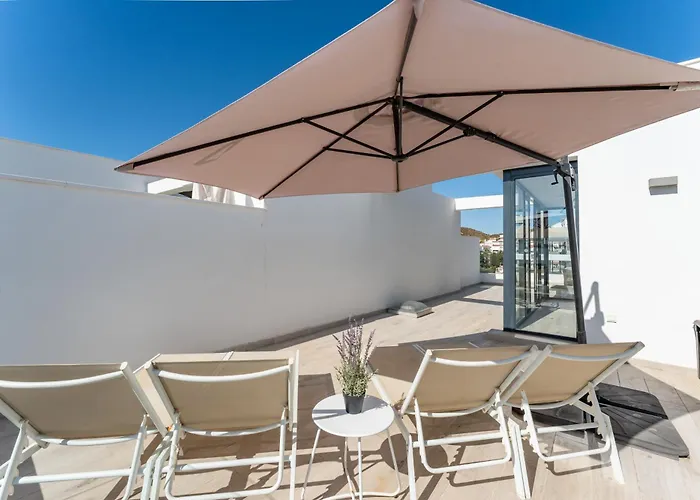 Vakantiehuis Pass The Keys Casa Ban, Spacious 3 Bedroom Townhouse Fuengirola