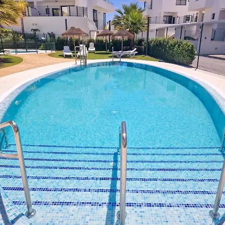 Pass The Keys Casa Ban, Spacious 3 Bedroom Townhouse * Fuengirola