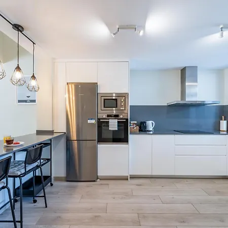 Pass The Keys Casa Ban, Spacious 3 Bedroom Townhouse Hébergement de vacances