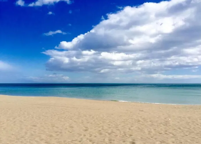 Pass The Keys Casa Ban, Spacious 3 Bedroom Townhouse フエンヒロラ